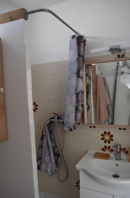 Studio De 18M² Renove En 2023. Льо Гро-дю-Роа Екстериор снимка